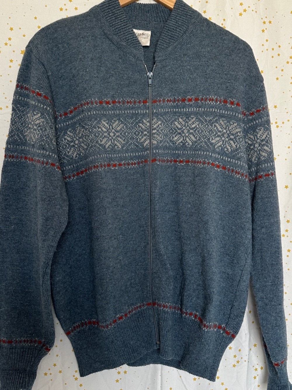Men's Gray-Blue Zip-Up Sweater with Subtle Fair Isle Detail